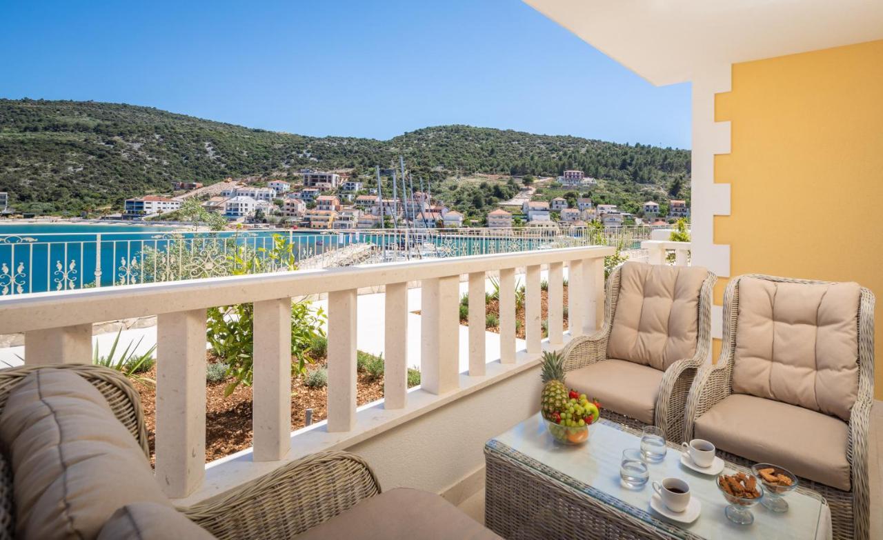 Apartments Villa Maracella Marina Buitenkant foto