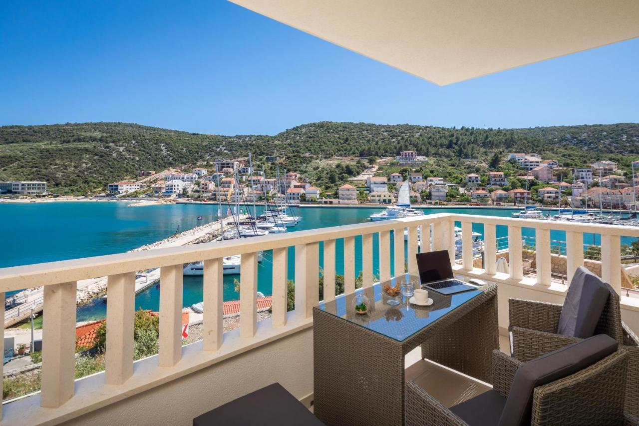 Apartments Villa Maracella Marina Buitenkant foto