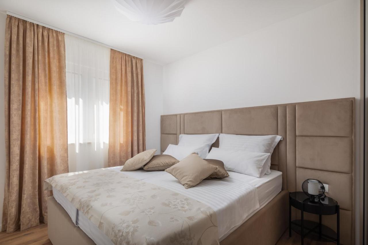 Apartments Villa Maracella Marina Buitenkant foto