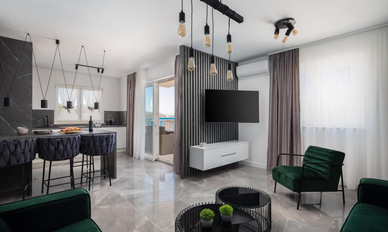 Apartments Villa Maracella Marina Buitenkant foto