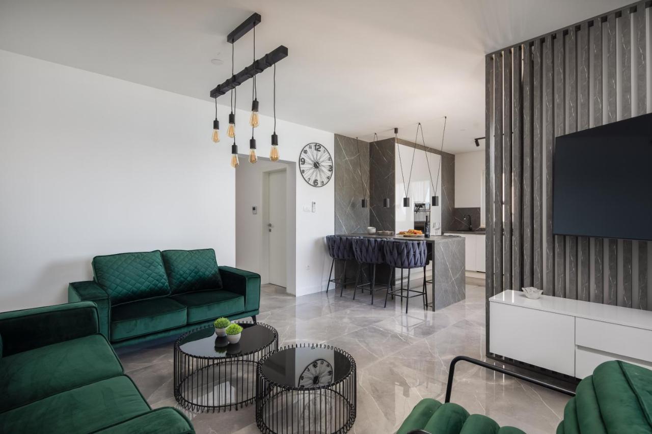 Apartments Villa Maracella Marina Buitenkant foto
