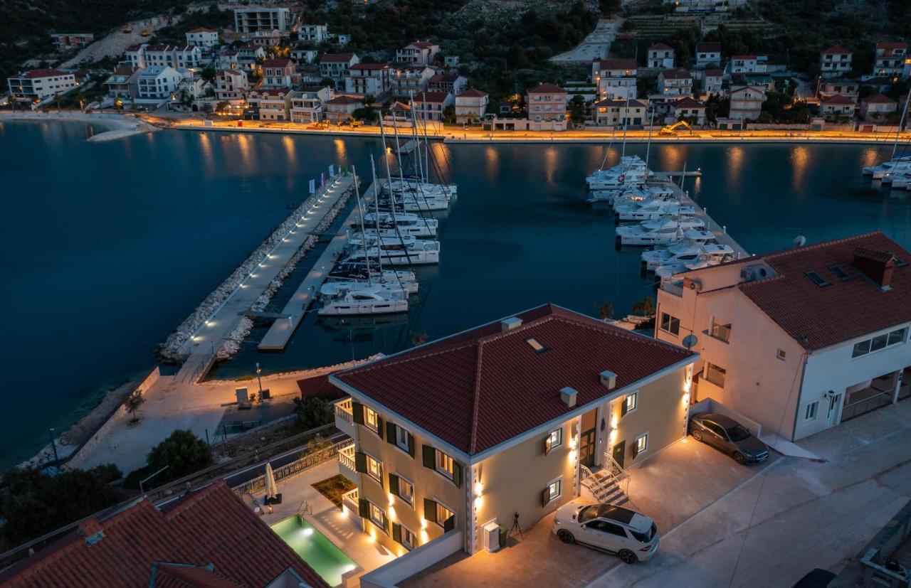 Apartments Villa Maracella Marina Buitenkant foto