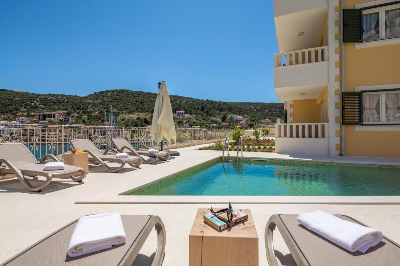 Apartments Villa Maracella Marina Buitenkant foto